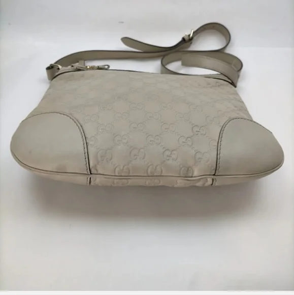 🎉HP🎉Gucci White Guccissima Leather Mayfair Crossbody Bag